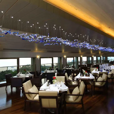 Grand Hotel 4*